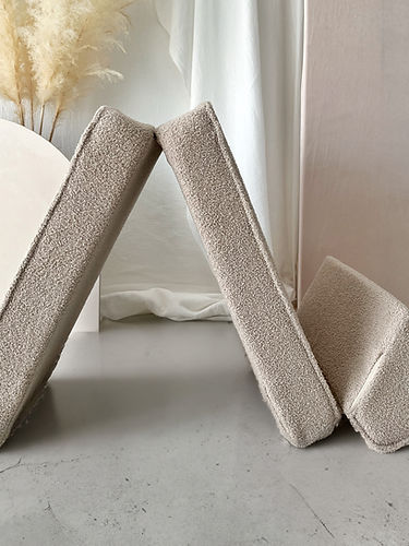 Moje. Bouclé Lounger