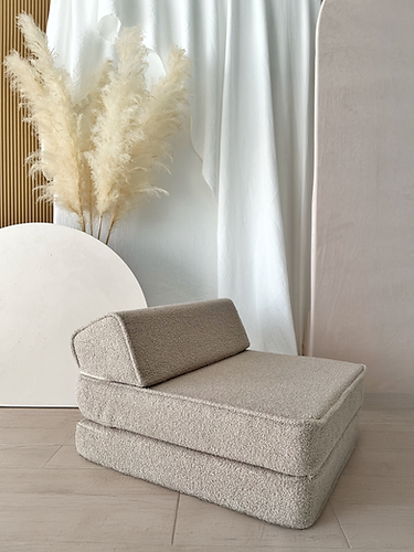 Moje. Bouclé Lounger